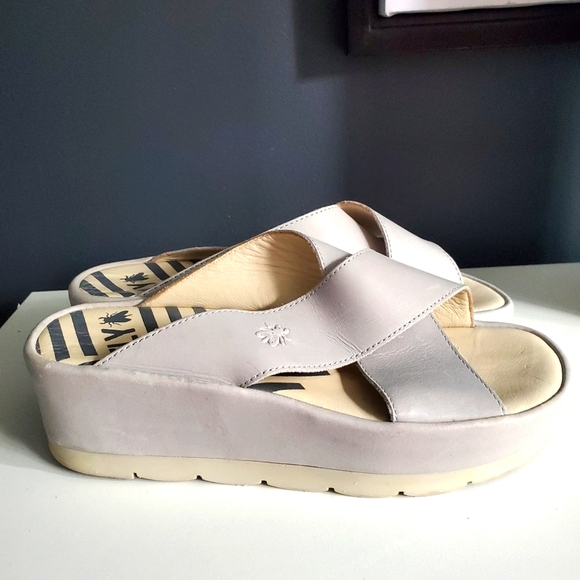 Fly London shoes - Picture 2 of 7